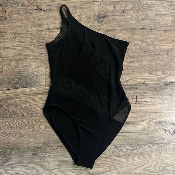 Normal Kamali Snake Mesh One shoulder Swimsuit, size Medium, $265 - Picture 6 of 6